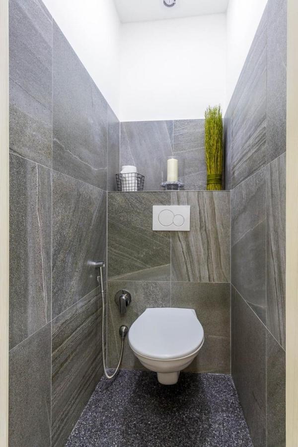 Stylish Apartment 5 Minutes Walk From City Center Prag Exterior foto