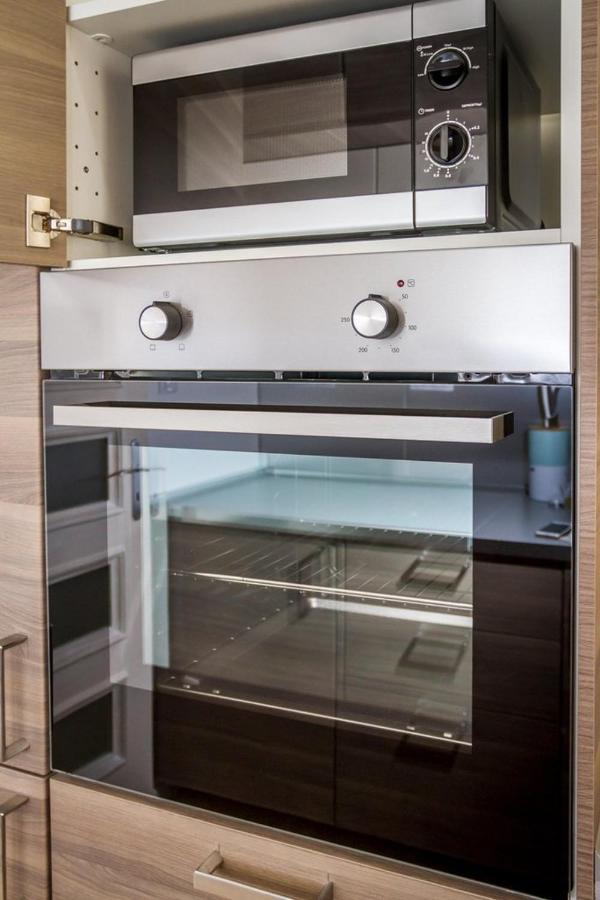 Stylish Apartment 5 Minutes Walk From City Center Prag Exterior foto